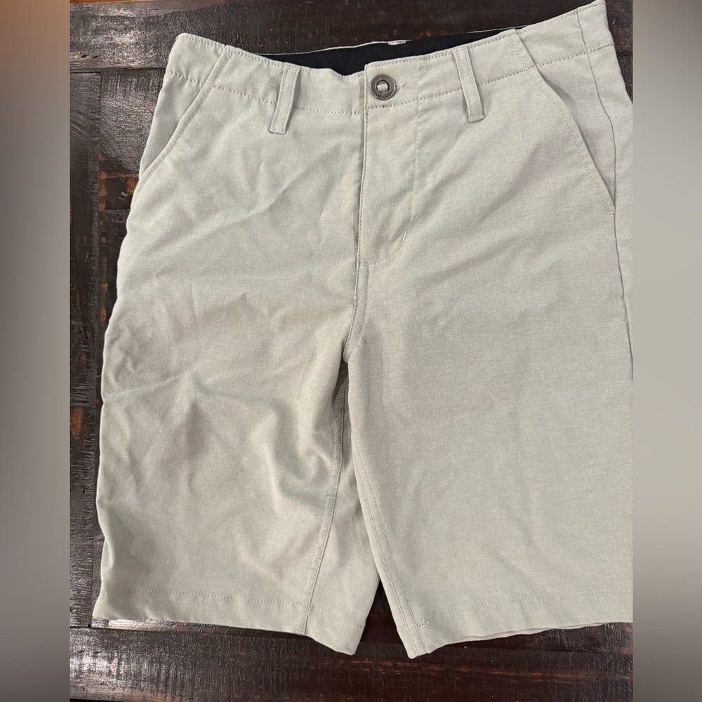 Volcom surf and turf boys Light Gray Flat Front Shorts size 14
